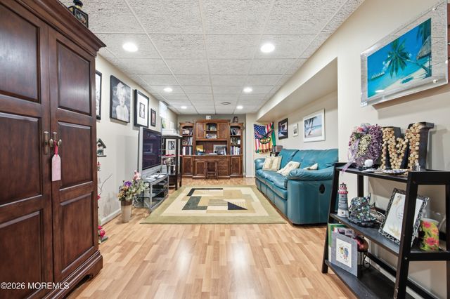 12 Courtyard Lane, Brielle, NJ 08730