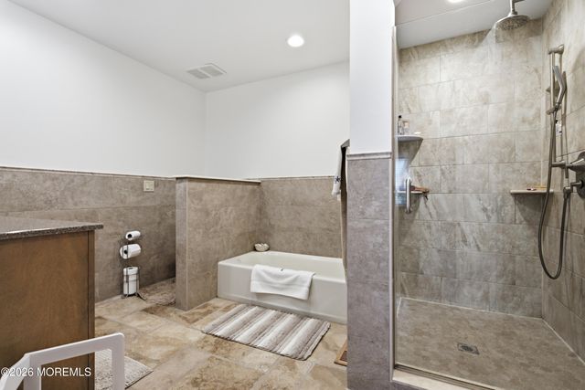 12 Courtyard Lane, Brielle, NJ 08730