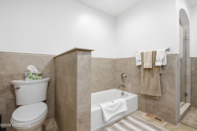 12 Courtyard Lane, Brielle, NJ 08730