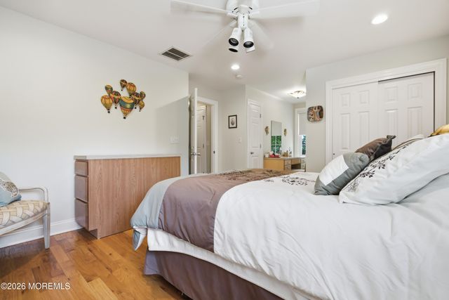 12 Courtyard Lane, Brielle, NJ 08730