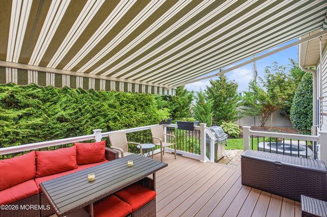 12 Courtyard Lane, Brielle, NJ 08730