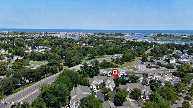 12 Courtyard Lane, Brielle, NJ 08730