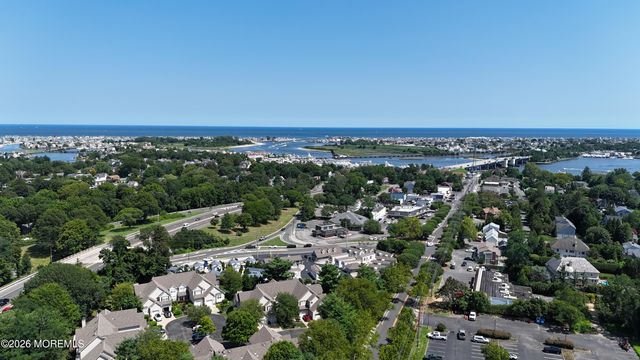 12 Courtyard Lane, Brielle, NJ 08730