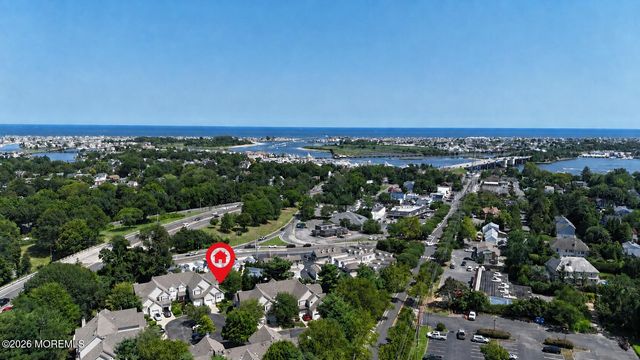 12 Courtyard Lane, Brielle, NJ 08730