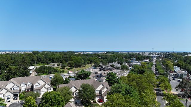 12 Courtyard Lane, Brielle, NJ 08730