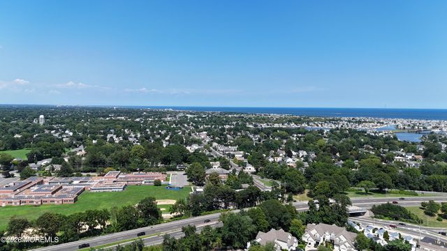 12 Courtyard Lane, Brielle, NJ 08730