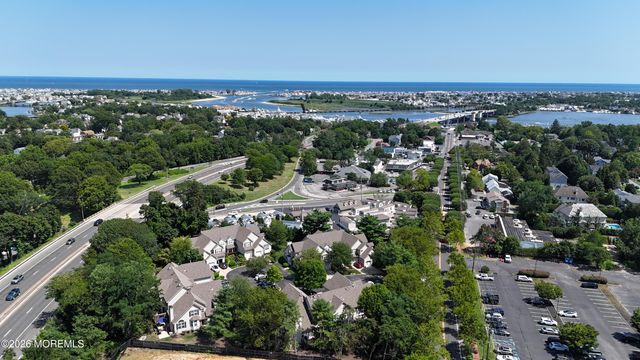 12 Courtyard Lane, Brielle, NJ 08730