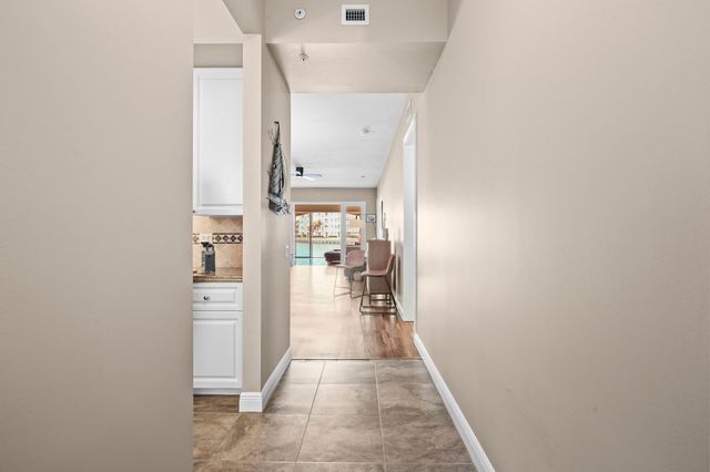 16 W Harbour Isle Dr Drive W 106, Fort Pierce, FL 34949