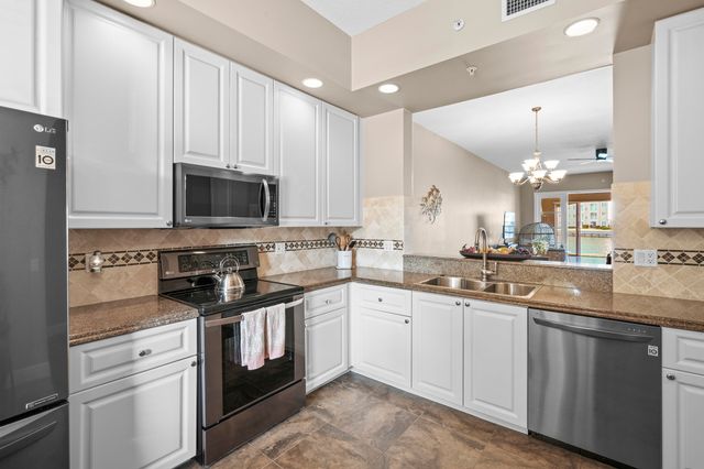 16 W Harbour Isle Dr Drive W 106, Fort Pierce, FL 34949