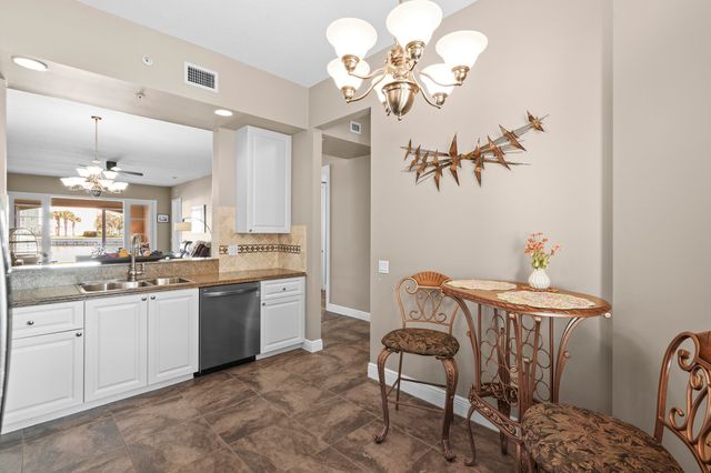 16 W Harbour Isle Dr Drive W 106, Fort Pierce, FL 34949