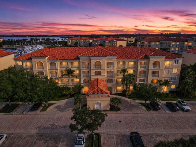 16 W Harbour Isle Dr Drive W 106, Fort Pierce, FL 34949