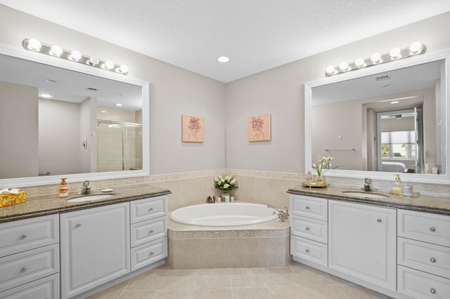 16 W Harbour Isle Dr Drive W 106, Fort Pierce, FL 34949