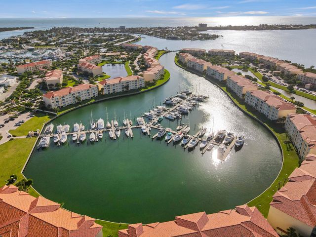 16 W Harbour Isle Dr Drive W 106, Fort Pierce, FL 34949
