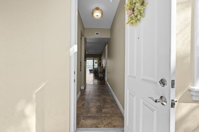 16 W Harbour Isle Dr Drive W 106, Fort Pierce, FL 34949