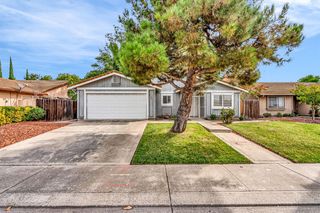 8326 New York Dr, Stockton, CA 95210