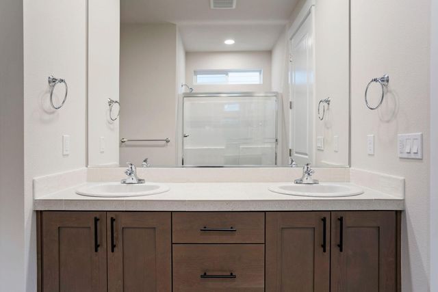 1140 Pumpkin Ridge Drive 336, Eagle Point, OR 97524