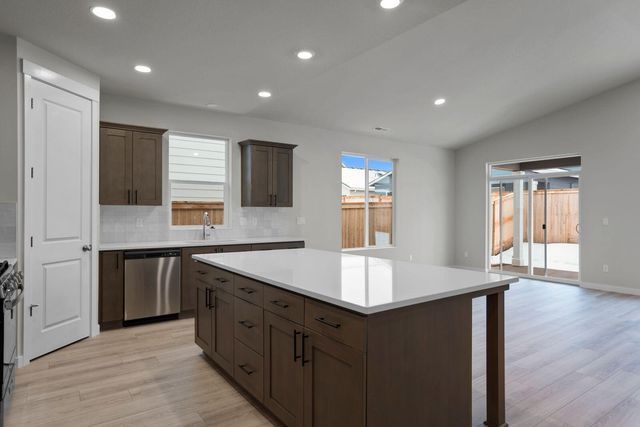 1140 Pumpkin Ridge Drive 336, Eagle Point, OR 97524