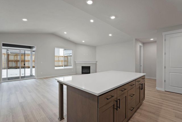 1140 Pumpkin Ridge Drive 336, Eagle Point, OR 97524