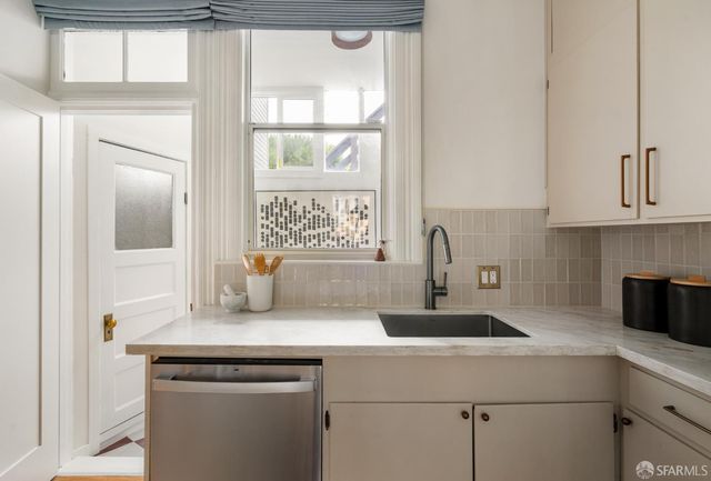 451 8th Avenue, San Francisco, CA 94118