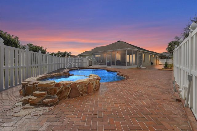 515 PLANTERS MANOR WAY, Bradenton, FL 34212