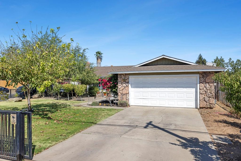 Image 1 of property listing at 1301 Kennedy, Madera, CA 93638