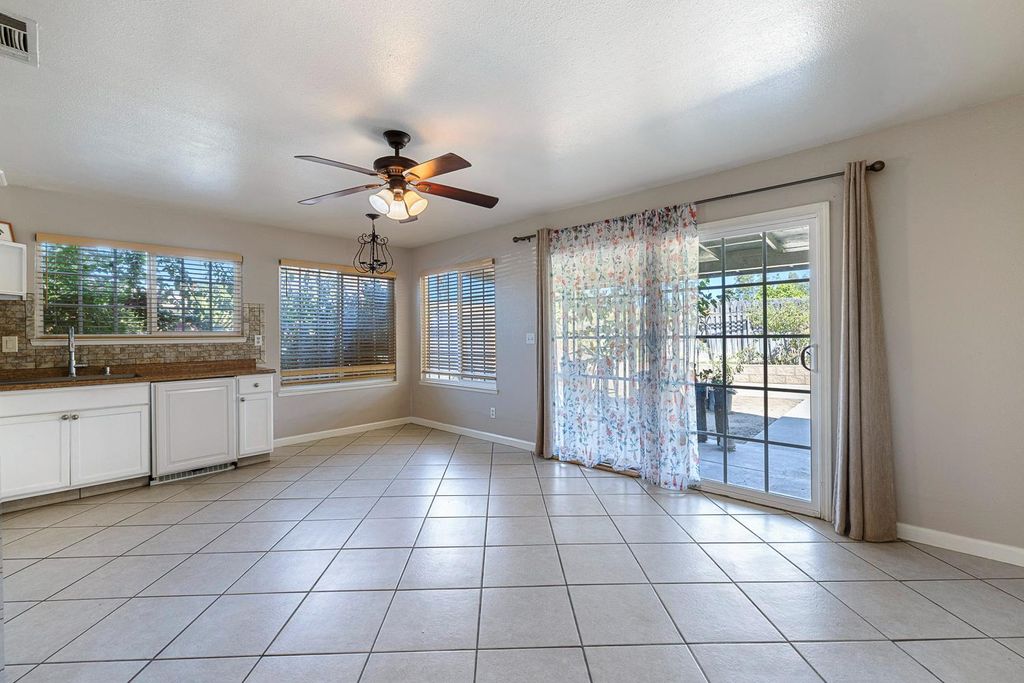 Image 13 of property listing at 1301 Kennedy, Madera, CA 93638
