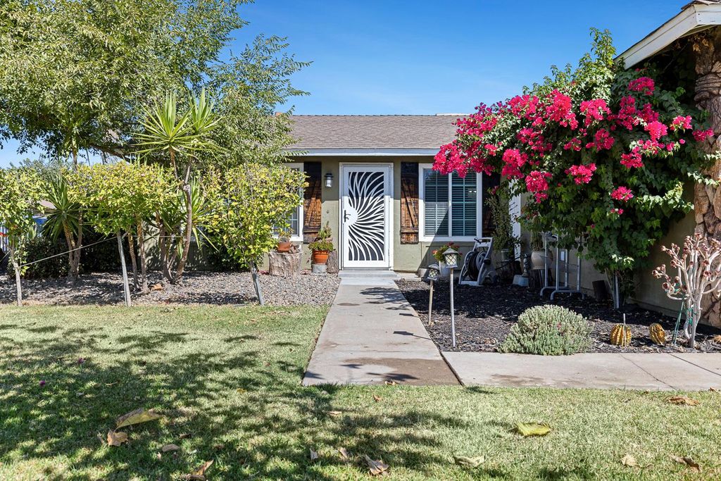 Image 2 of property listing at 1301 Kennedy, Madera, CA 93638