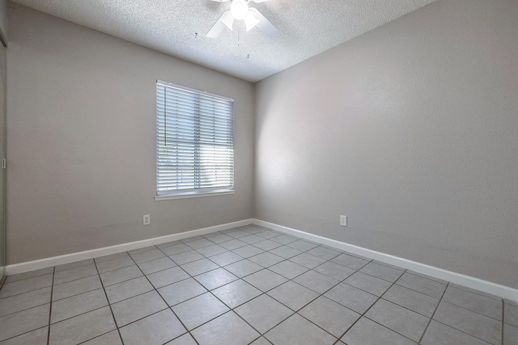 Image 20 of property listing at 1301 Kennedy, Madera, CA 93638