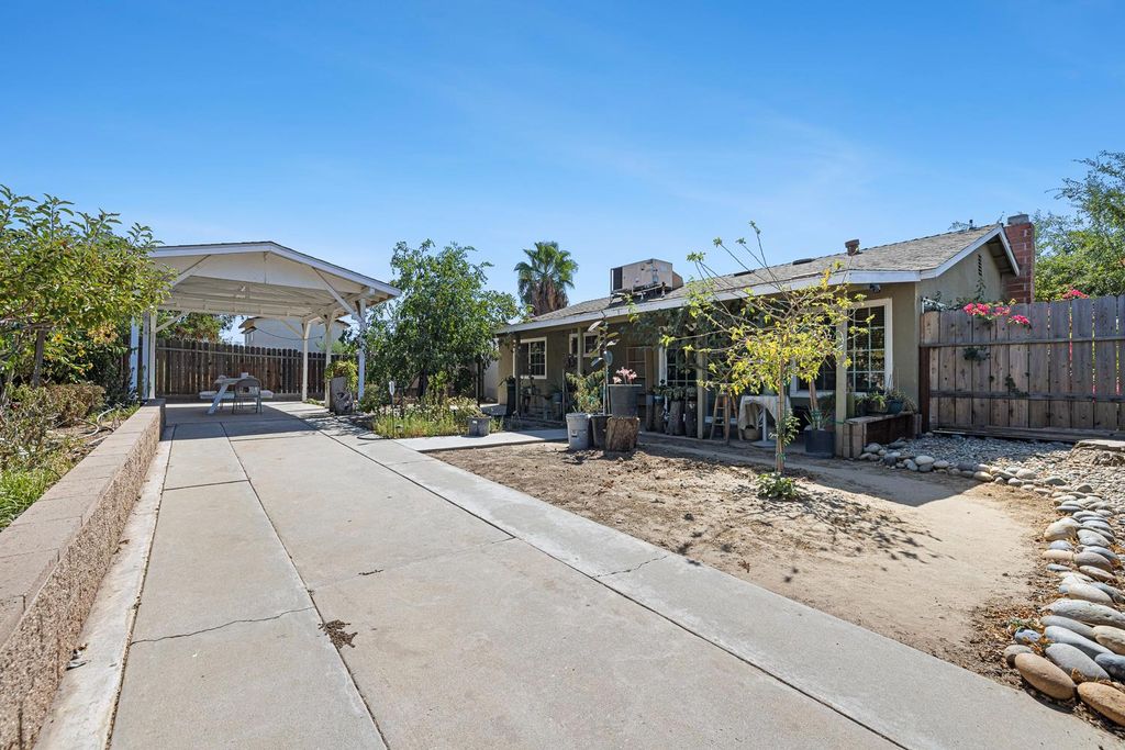 Image 31 of property listing at 1301 Kennedy, Madera, CA 93638