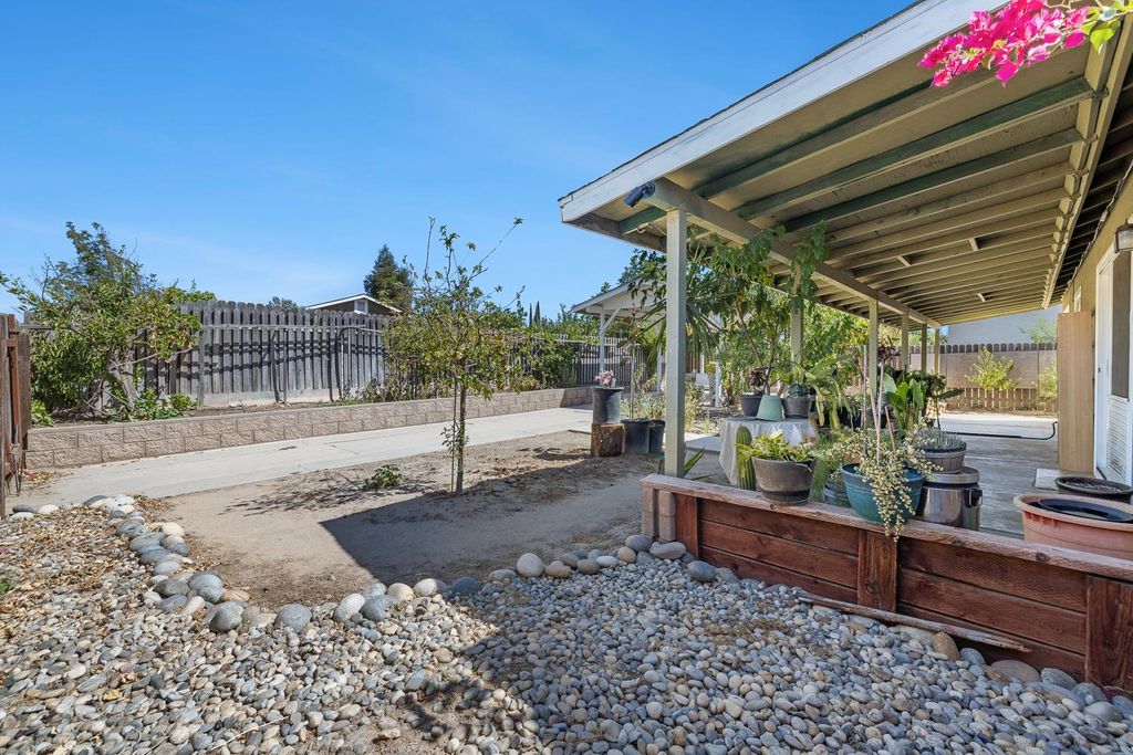 Image 32 of property listing at 1301 Kennedy, Madera, CA 93638
