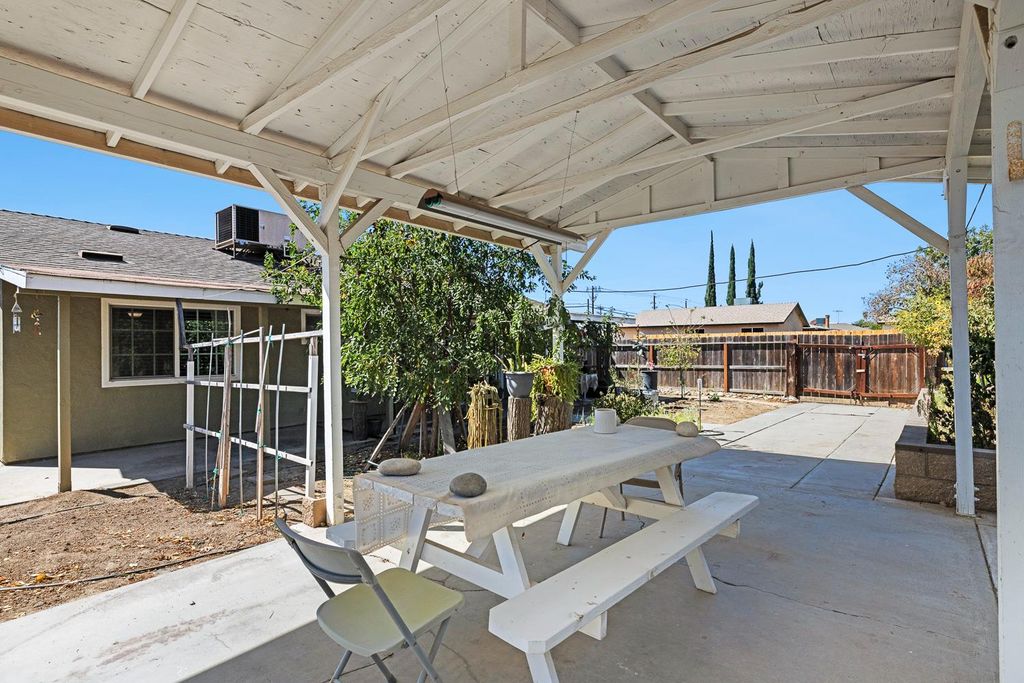 Image 35 of property listing at 1301 Kennedy, Madera, CA 93638