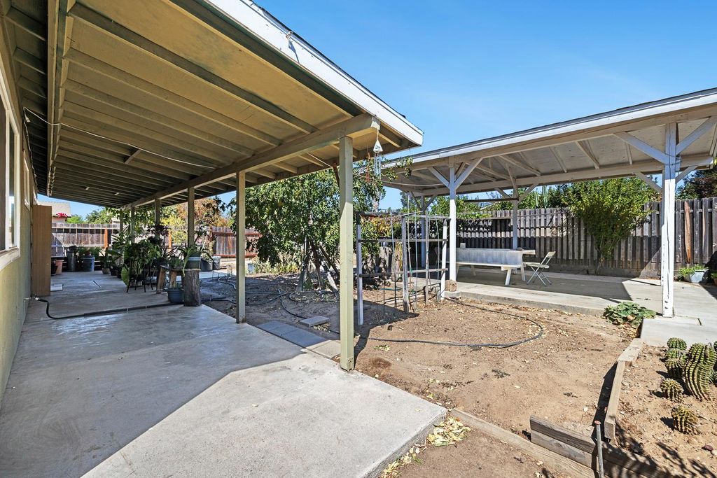 Image 37 of property listing at 1301 Kennedy, Madera, CA 93638