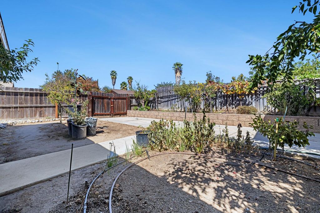 Image 38 of property listing at 1301 Kennedy, Madera, CA 93638