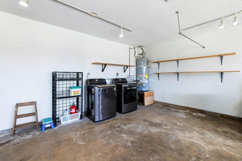 Image 39 of property listing at 1301 Kennedy, Madera, CA 93638