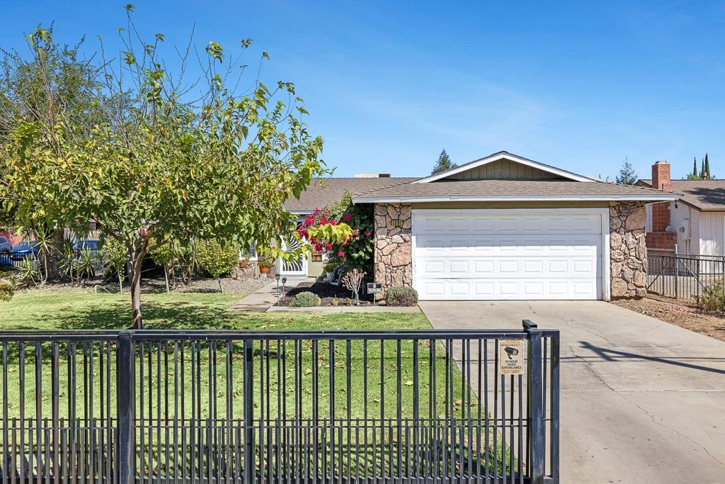 Image 4 of property listing at 1301 Kennedy, Madera, CA 93638
