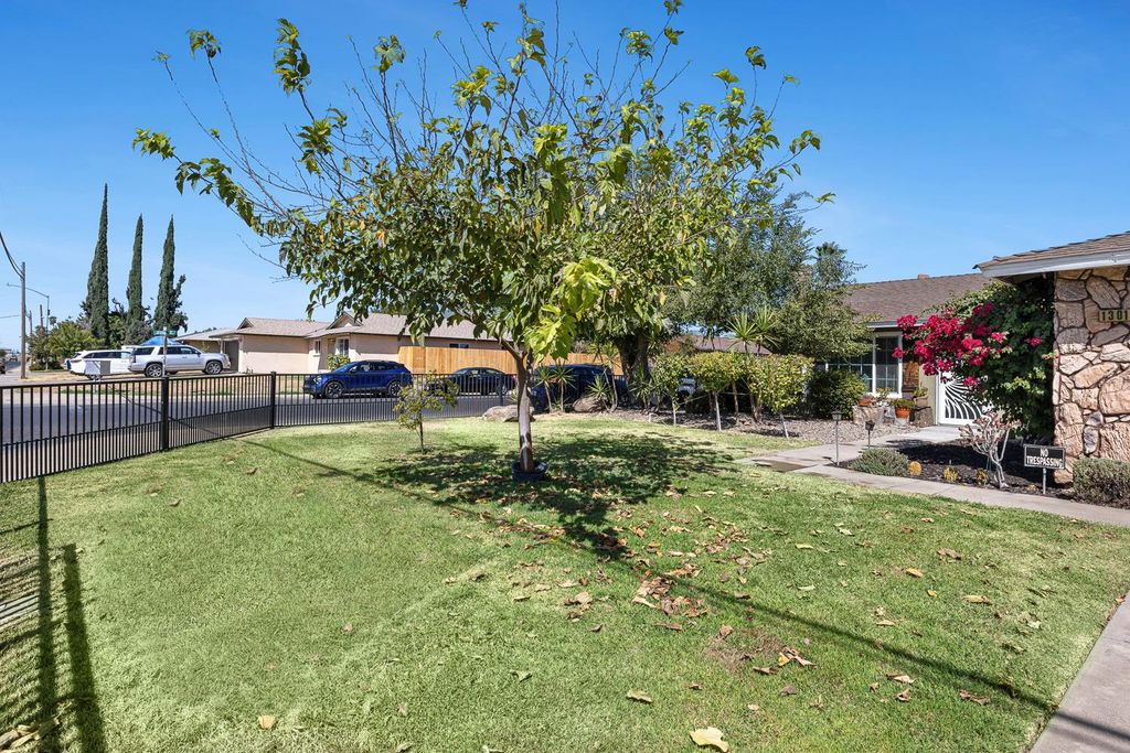 Image 5 of property listing at 1301 Kennedy, Madera, CA 93638