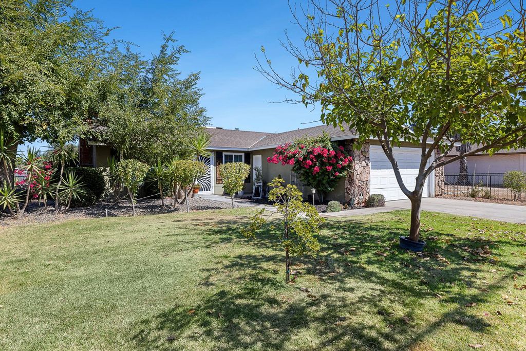 Image 6 of property listing at 1301 Kennedy, Madera, CA 93638