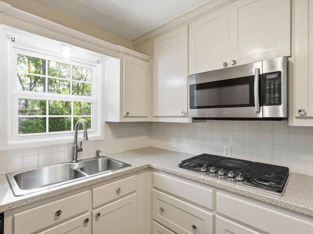 2210 Robinwood Lane, Denton, TX 76209