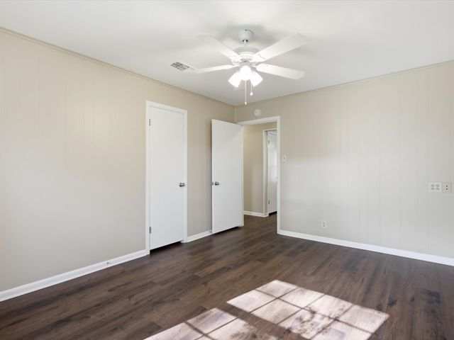 2210 Robinwood Lane, Denton, TX 76209