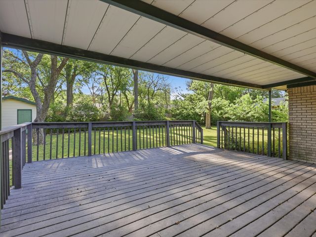 2210 Robinwood Lane, Denton, TX 76209