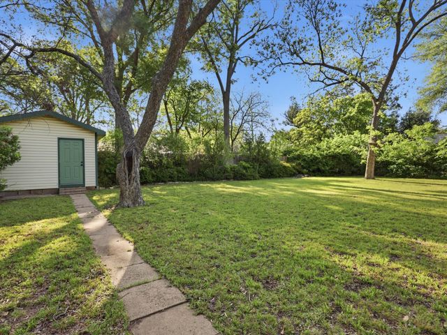 2210 Robinwood Lane, Denton, TX 76209