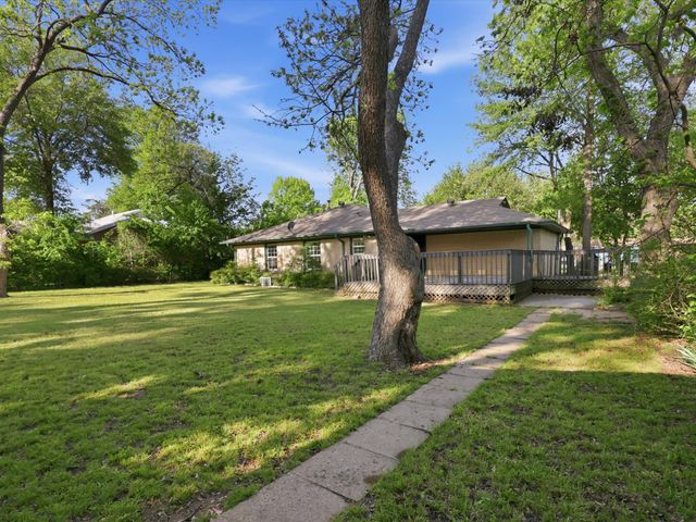 2210 Robinwood Lane, Denton, TX 76209