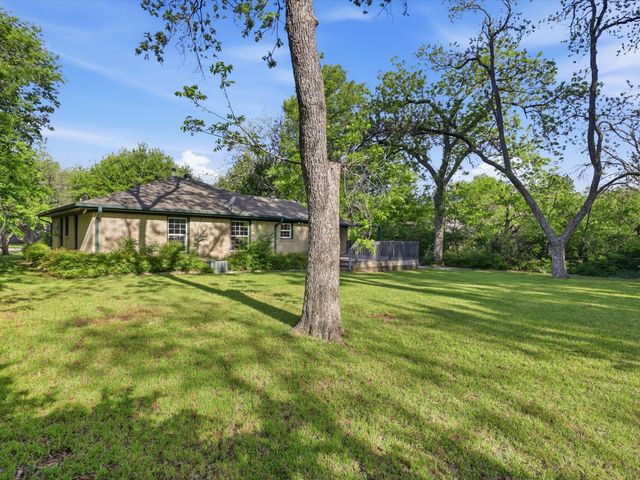 2210 Robinwood Lane, Denton, TX 76209