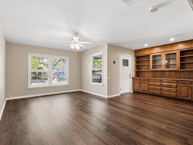 2210 Robinwood Lane, Denton, TX 76209