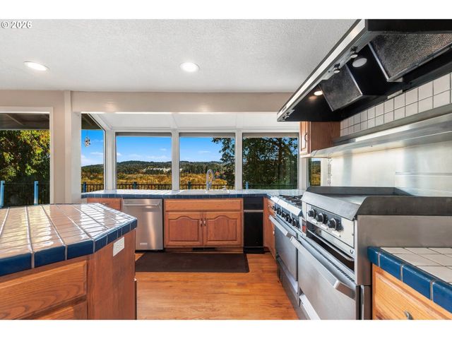 32106 Nw LACENTER Rd, Ridgefield, WA 98642