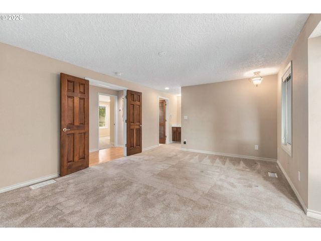 32106 Nw LACENTER Rd, Ridgefield, WA 98642