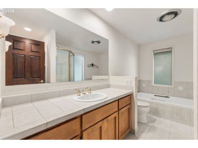 32106 Nw LACENTER Rd, Ridgefield, WA 98642