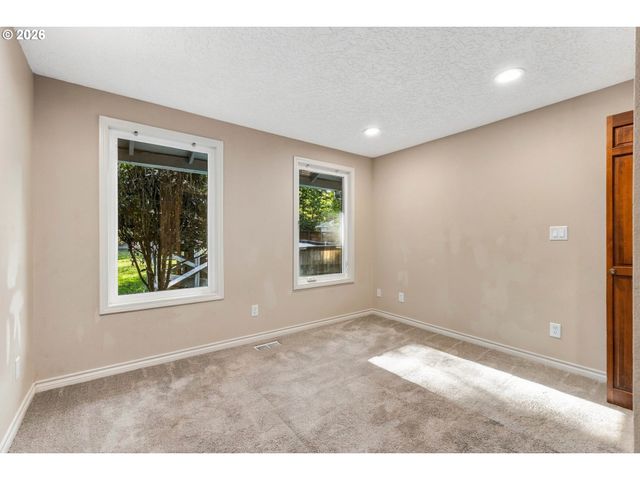 32106 Nw LACENTER Rd, Ridgefield, WA 98642
