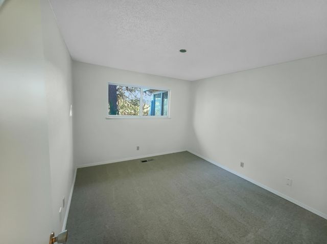 143 Sangre De Cristo, Cedar Crest, NM 87008