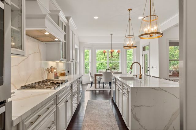 5212 Mead Park Dr, Thompsons Station, TN 37179